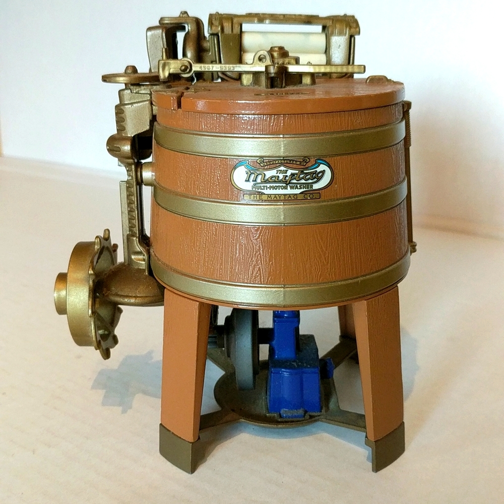 ERTL, Maytag Multi-Motor Washer, Farm Series Die-Cast Metal #4967 1/6 Scale